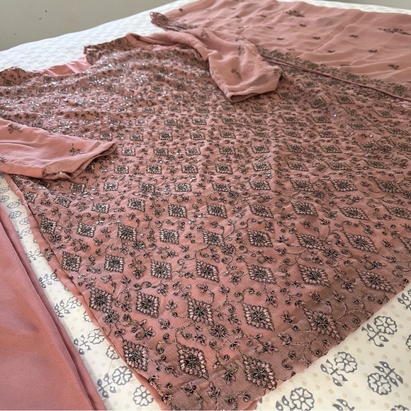 NEW Sequin Embellished Chiffon Salwar Kameez - Picture 3 of 12